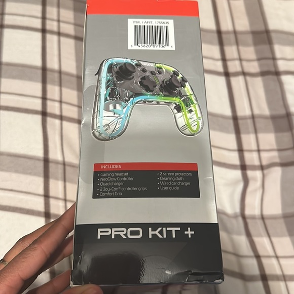 Nintendo Switch Pro kit - Picture 3 of 3